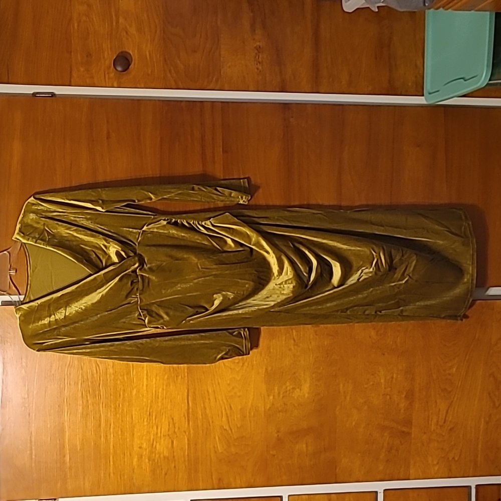 Women's V-neck Long sleeved Maternity dress Gold color size Large